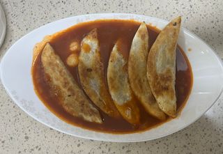 (주)성경순만두 곤약만두.콘치즈만두,삼각당면만두,당면 야끼만두,대구전통 납작만두,떡뽁이 매콤소스,달콤소스 — 5점을 준 리뷰어가 2023년 4월 올린 사용 사진