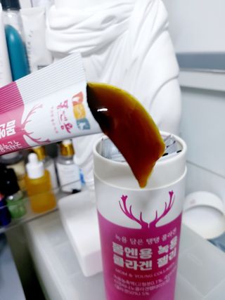 [몸엔용] 녹용 담은 탱탱 콜라겐 녹용 콜라겐 젤리 15g x 20포 — 5점을 준 리뷰어가 2022년 4월 올린 사용 사진