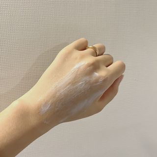 젠바이오 코스메틱스 젠바이오수딩크림]   가려운 피부 & 아토피 원픽 크림 — 3.5점을 준 리뷰어가 2022년 8월 올린 사용 사진