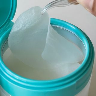 리더스코스메틱 리더스 카밍 바이오틱스 퀵 수딩 패드 — 5점을 준 리뷰어가 2022년 6월 올린 사용 사진