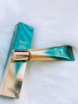 [NEW 탄력유턴 아이크림] AHC 유스 래스팅 리얼 아이크림 포 페이스 — 5점을 준 리뷰어가 2021년 2월 올린 사용 사진