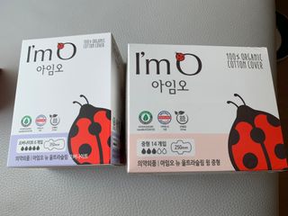 아임오 유기농 생리대 중형 14개입 + 오버나이트 6개입 + 쿠폰북 — 5점을 준 리뷰어가 2021년 8월 올린 사용 사진