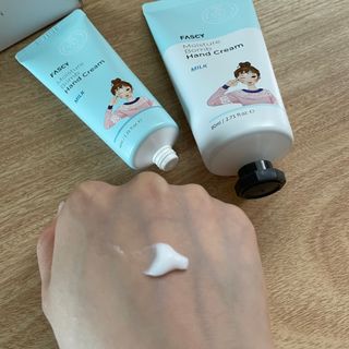 파시 FASCY 高保湿ハンドクリーム40ml+80ml セット — 3.5점을 준 리뷰어가 2021년 8월 올린 사용 사진