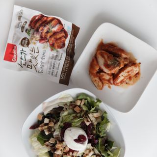 굽네몰 [굽네] 소스가 맛있는 닭가슴살 슬라이스 4종 — 5점을 준 리뷰어가 2021년 5월 올린 사용 사진