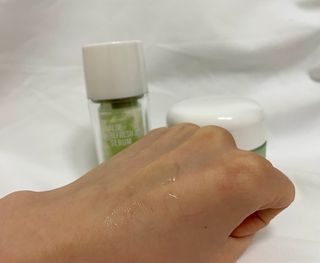 김정문알로에 큐어 큐어 알로에 리프레쉬 젤리 세럼, 큐어 알로에 하이드로 젤리 크림 — 4.5점을 준 리뷰어가 2021년 4월 올린 사용 사진