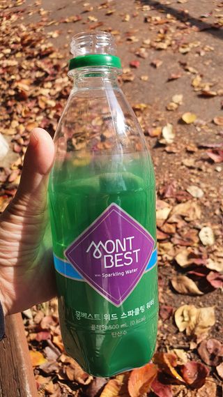 몽베스트 Montbest with Sparkling water Plain 20병 — 5점을 준 리뷰어가 2021년 11월 올린 사용 사진