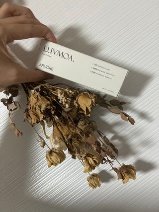 러브모아 향수 고체향수 승무원 고체향수 바르는 향수 니치향수 도손 우드세이지 앤 씨솔트 — 4.5점을 준 리뷰어가 2022년 9월 올린 사용 사진