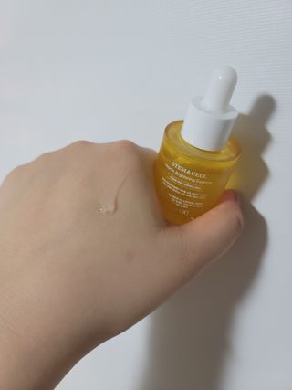 체르엠 스템앤셀 비타민 브라이트닝 에센스 30ml 1개 — 5점을 준 리뷰어가 2021년 10월 올린 사용 사진