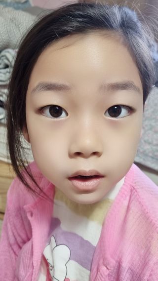 [AHC] 세이프온 에센스 선크림 올리브영 스페셜 증정 기획세트 — 4.5점을 준 리뷰어가 2022년 6월 올린 사용 사진