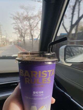 바리스타룰스 돌체 라떼 — 5점을 준 리뷰어가 2023년 4월 올린 사용 사진
