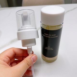 풀무원 브리엔 엔젤리카 허브 브라이트닝 클렌저+전용펌프 — 5점을 준 리뷰어가 2021년 2월 올린 사용 사진
