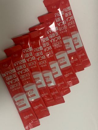 [인디닥터] 타이탄 BCAA 프로틴 젤리스틱 — 5점을 준 리뷰어가 2022년 5월 올린 사용 사진