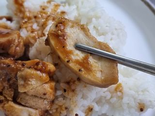 굽네몰 [굽네] 소스가 맛있는 닭가슴살 슬라이스 4종 — 4점을 준 리뷰어가 2021년 12월 올린 사용 사진
