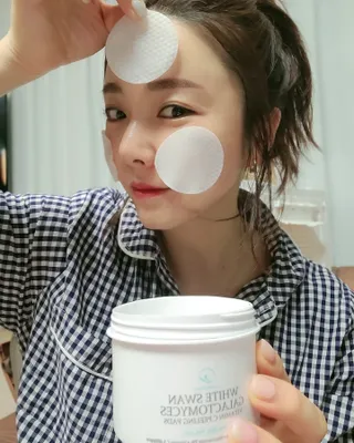 오투에니원 화이트 스완 갈락토미세스 비타민 C 필링 패드 60매 — 5점을 준 리뷰어가 2022년 12월 올린 사용 사진
