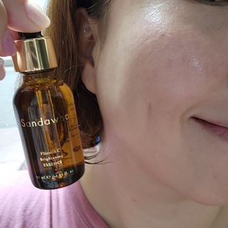 스킨큐어 산다화 비타민c 화이트닝 에센스 30ml — 5점을 준 리뷰어가 2023년 11월 올린 사용 사진
