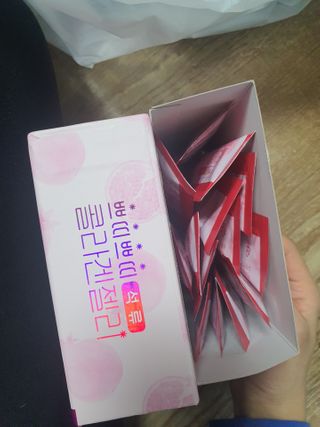 헬스업_쁘띠쁘띠석류콜라겐젤리_20g x 14포 — 4점을 준 리뷰어가 2021년 2월 올린 사용 사진