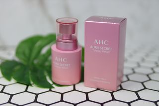 AHC 아우라 시크릿 톤업 벨벳 — 5점을 준 리뷰어가 2021년 4월 올린 사용 사진
