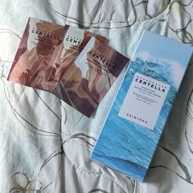 [스킨1004] 마다가스카르 센텔라 히알루-시카 워터핏 선세럼 50ml 리뷰 사진