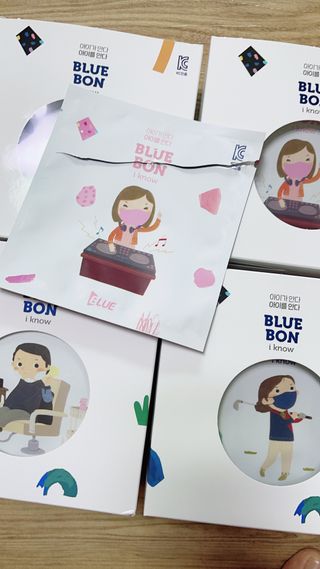 [블루 본 아이노우] 유아용 컬러마스크 40 PCS SET 2중 택 1 — 5점을 준 리뷰어가 2021년 4월 올린 사용 사진