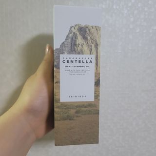 스킨1004 [SKIN1004] 마다가스카르 센텔라 라이트 클렌징 오일 200ml — 5점을 준 리뷰어가 2024년 7월 올린 사용 사진