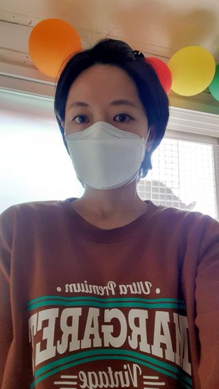 위케어 KF80 중형마스크 화이트 20매 초등학생 마스크 국산 — 5점을 준 리뷰어가 2021년 4월 올린 사용 사진
