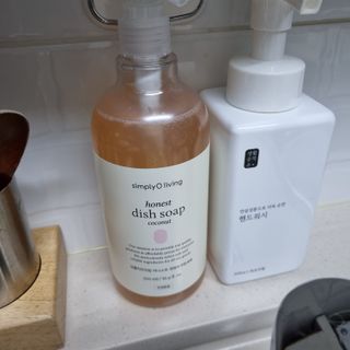 심플리오리빙 어니스트 주방세제 본품 500ml + 리필 900ml (코코넛향) — 5점을 준 리뷰어가 2022년 6월 올린 사용 사진