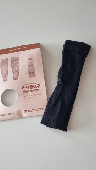 하트플로우 종아리 압박 밴드 스타킹 — 5점을 준 리뷰어가 2022년 8월 올린 사용 사진