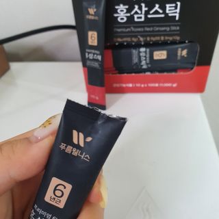 [푸름웰니스] 프리미엄 6년근 홍삼스틱 3mg x 100포 — 5점을 준 리뷰어가 2022년 4월 올린 사용 사진