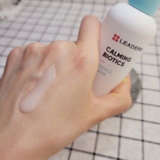 리더스코스메틱 리더스 카밍 바이오틱스 에센스 워터 — 5점을 준 리뷰어가 2021년 5월 올린 사용 사진