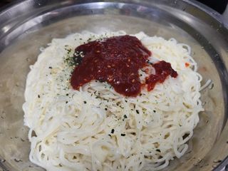 [한면원] 비빔국수 2인분 — 4.5점을 준 리뷰어가 2022년 8월 올린 사용 사진