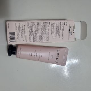 러브모아 향수 고체향수 승무원 고체향수 바르는 향수 니치향수 도손 우드세이지 앤 씨솔트 — 5점을 준 리뷰어가 2023년 1월 올린 사용 사진