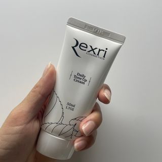 렉스리 데일리 톤업 크림 Rexri Daily Tone Up Cream — 5점을 준 리뷰어가 2022년 8월 올린 사용 사진