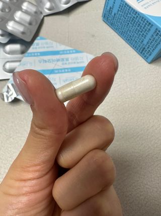 [지셀라] 프로바이오틱스 100억 유산균 보장 (1개월분 / 350mg X 30캡슐) — 4.5점을 준 리뷰어가 2023년 6월 올린 사용 사진