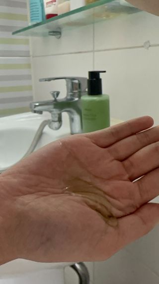 프리마인 메이크업과 들뜨는 각질까지 한방에 깐달걀로! 순하기까지한 셀베이스 그린티클렌저(200ml) — 5점을 준 리뷰어가 2023년 4월 올린 사용 사진