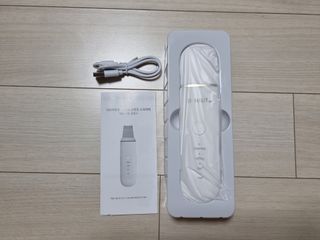 디하우트 랩 4 in 1 갈바닉 아쿠아 워터 필링기 스킨스크러버 — 4.5점을 준 리뷰어가 2021년 11월 올린 사용 사진