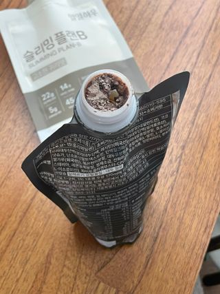 일일하우 슬리밍 플랜B 고소한 귀리맛, 진한 카카오맛 (체중조절식) — 4점을 준 리뷰어가 2023년 7월 올린 사용 사진