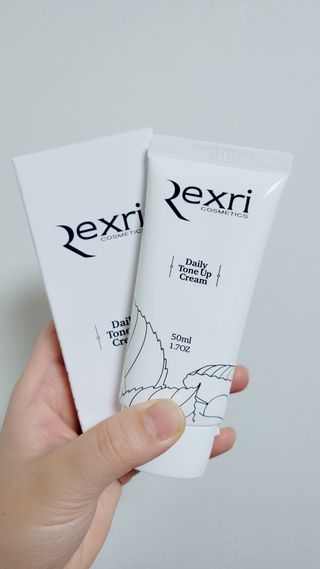 렉스리 데일리 톤업 크림 Rexri Daily Tone Up Cream — 4.5점을 준 리뷰어가 2022년 8월 올린 사용 사진