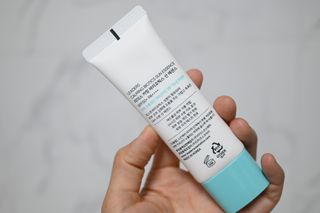 리더스코스메틱 리더스 카밍 바이오틱스 선 에센스 SPF 50+ PA++++ — 5점을 준 리뷰어가 2022년 5월 올린 사용 사진