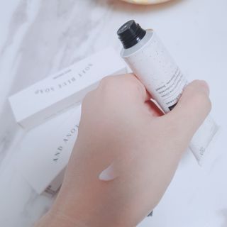 멈칫(MUMCHIT) 넥퍼퓸 NECKPERFUME 2가지 향 — 5점을 준 리뷰어가 2021년 11월 올린 사용 사진