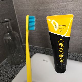 [지오클린] 안나지오 구취케어  기능성 치약 칫솔 세트 (칫솔 5 개+치약 100g 1 개 ) — 5점을 준 리뷰어가 2022년 6월 올린 사용 사진