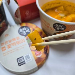나우  [요리궁리] B타입 ( 매콤, 치즈, 매콤까르보 ) 꽃떡볶이 6개입 세트 — 5점을 준 리뷰어가 2025년 3월 올린 사용 사진