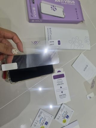 아클리브 Premium 항균 항바이러스 액정 보호필름(iPhone) — 4점을 준 리뷰어가 2022년 9월 올린 사용 사진