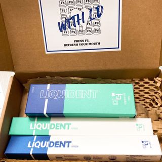 리퀴덴트 오랄케어 온가족용 리퀴덴트 더더 오랄케어 무불소 치약 + 임상시험완료 이중 미세 엠보싱 칫솔 올데이세트 — 5점을 준 리뷰어가 2020년 12월 올린 사용 사진