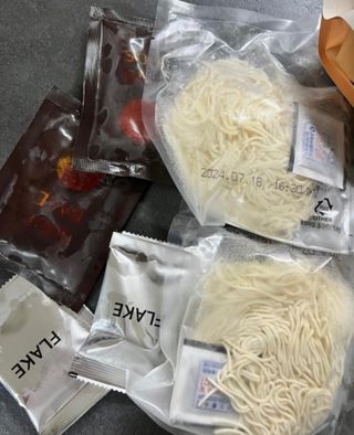[한면원] 비빔국수 2인분 — 5점을 준 리뷰어가 2022년 8월 올린 사용 사진