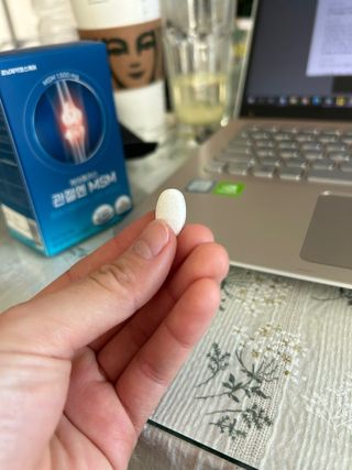 [경남제약헬스케어]케어플러스 관절엔 MSM 1000mg 60정/1개월분/관절/뼈/연골 영양/비타민D+아연/1일2정 — 5점을 준 리뷰어가 2024년 1월 올린 사용 사진