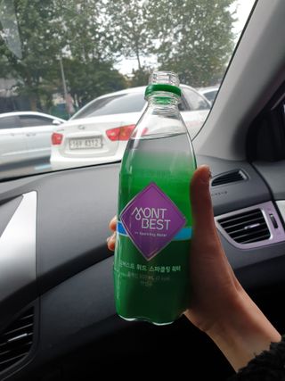 몽베스트 Montbest with Sparkling water Plain 20병 — 5점을 준 리뷰어가 2021년 10월 올린 사용 사진