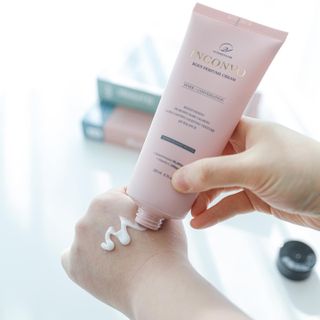 오투에니원 인컨보 바디 퍼퓸 크림 200ml — 5점을 준 리뷰어가 2022년 12월 올린 사용 사진