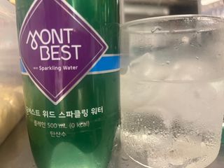몽베스트 Montbest with Sparkling water Plain 20병 — 5점을 준 리뷰어가 2023년 6월 올린 사용 사진