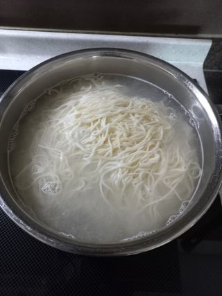 [한면원] 비빔국수 2인분 — 5점을 준 리뷰어가 2022년 7월 올린 사용 사진