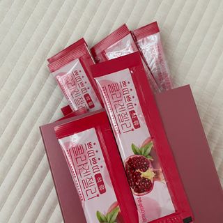 헬스업_쁘띠쁘띠석류콜라겐젤리_20g x 14포 — 5점을 준 리뷰어가 2020년 12월 올린 사용 사진